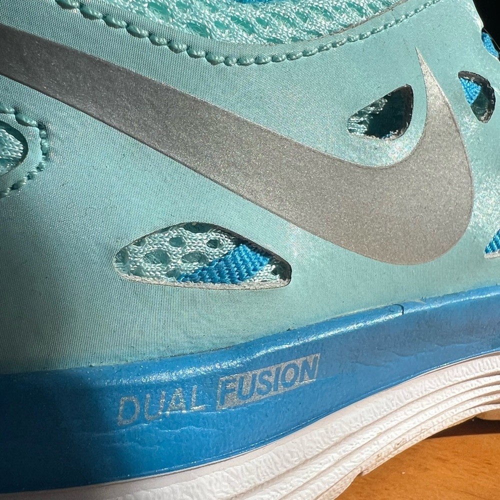 Nike shoes - Picture 3 of 9